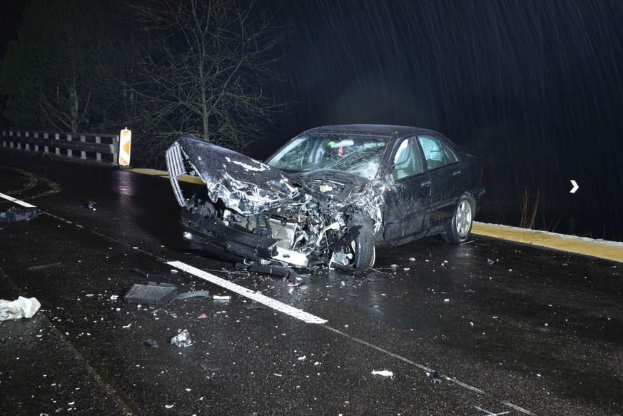 Eine 34-jährige Deutsche fuhr am Montag, 28. Januar
2019, um 16.30 Uhr, auf der Baslerstrasse in Kaisten aus
Richtung Laufenburg in Richtung Eiken. Dabei kollidierte
sie frontal in die Seite eines kor ...