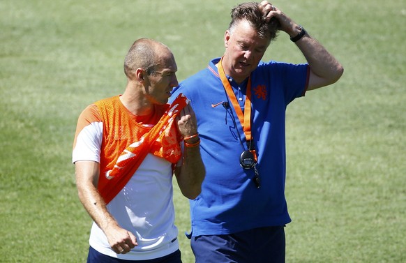 Können gut miteinander: Arjen Roben und Bondscoach Louis van Gaal.