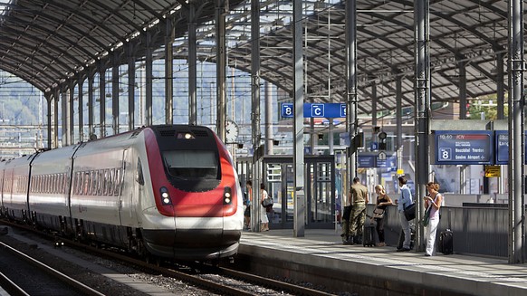 Zug im Bahnhof Olten. (Archivbild)