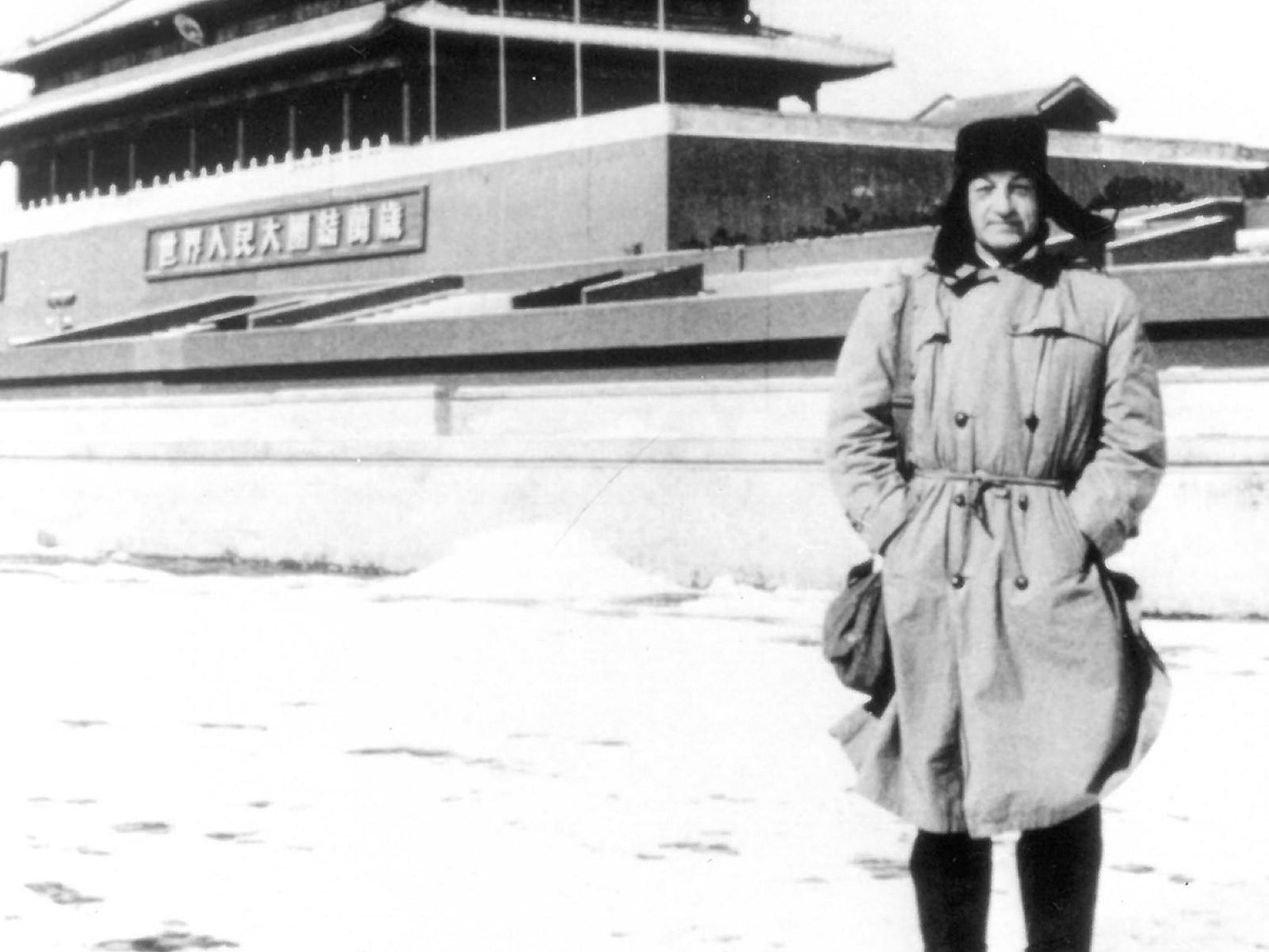 Fernand Gigon auf dem Tien-An-Men-Platz in Peking, 1956.