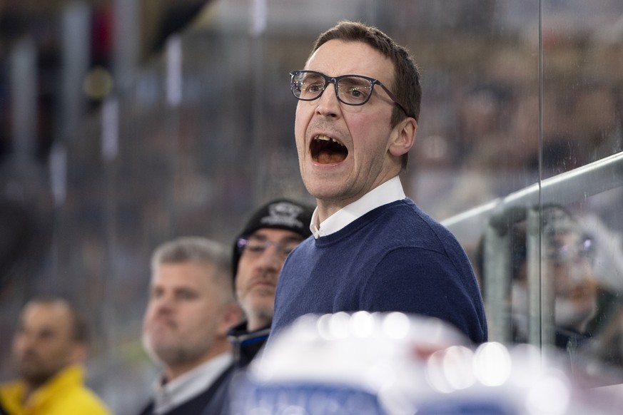 Ambris Cheftrainer Luca Cereda, spricht im dritten Eishockey Playoff-Viertelfinalspiel der National League zwischen dem HC Biel und dem HC Ambri Piotta, am Donnerstag, 14. Maerz 2019, in der Tissot Ar ...