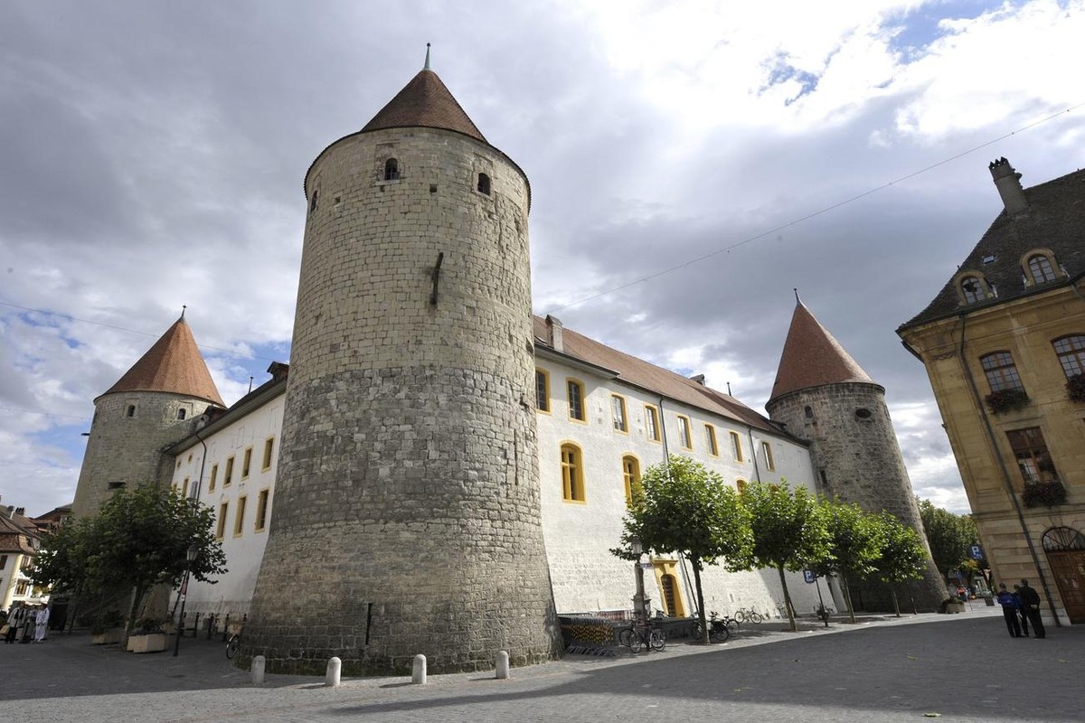 Le chateau d' Yverdon-les-bains photographie sur la place Pestalozzi ce mercredi 1er octobre 2008 a Yverdon-les-bains. (KEYSTONE/Laurent Gillieron)