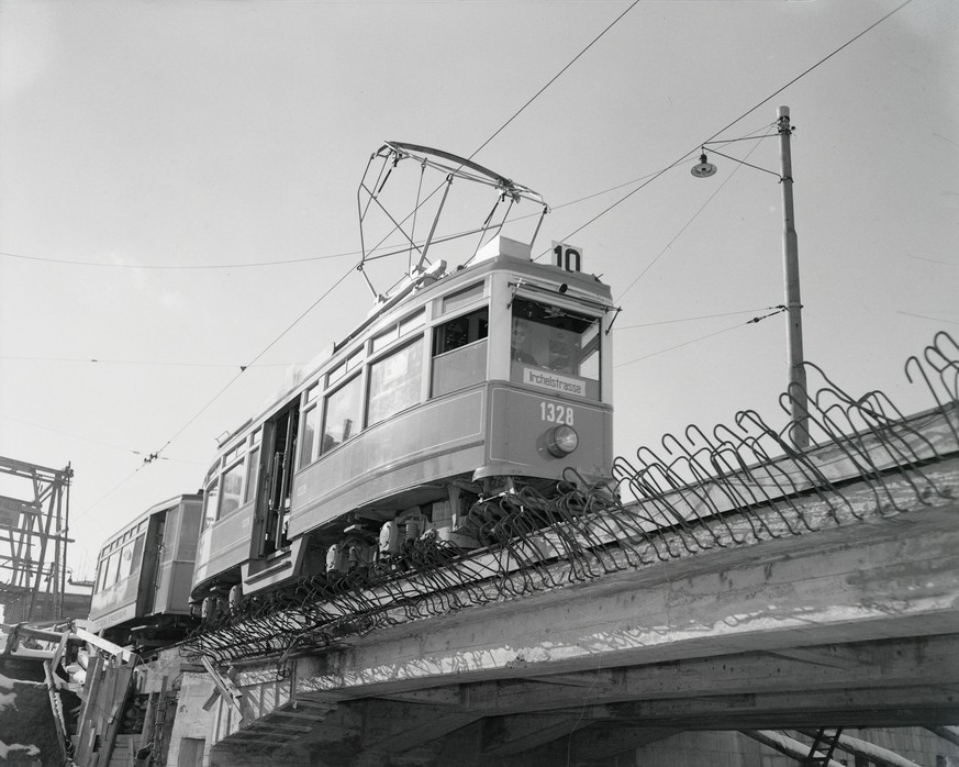 1950: Umbau Bahnhofbrücke Zürich.<br data-editable="remove">