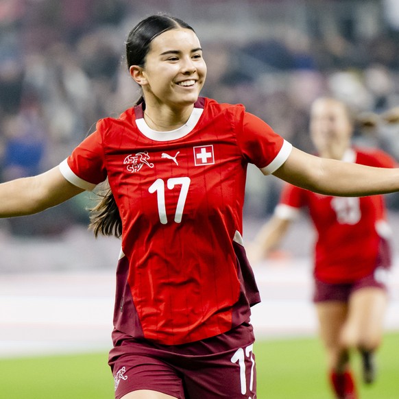 epa11691309 Switzerland&#039;s midfielder Naomi Luyet, celebrates after scoring the 2:1 goal during the women&#039;s international friendly soccer match between Switzerland and France at the Stade de  ...