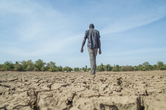 IMAGE DISTRIBUTED FOR CARITAS SCHWEIZ FOR EDITORIAL USE ONLY - Ein ausgetrockneter See in Mali, wo Caritas Schweiz mit einem Klimaschutz-Projekt aktiv ist. // Weiterer Text ueber ots und http://presse ...