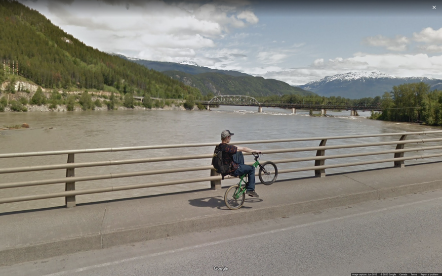 Weird shit on google street view 
https://9-eyes.com/