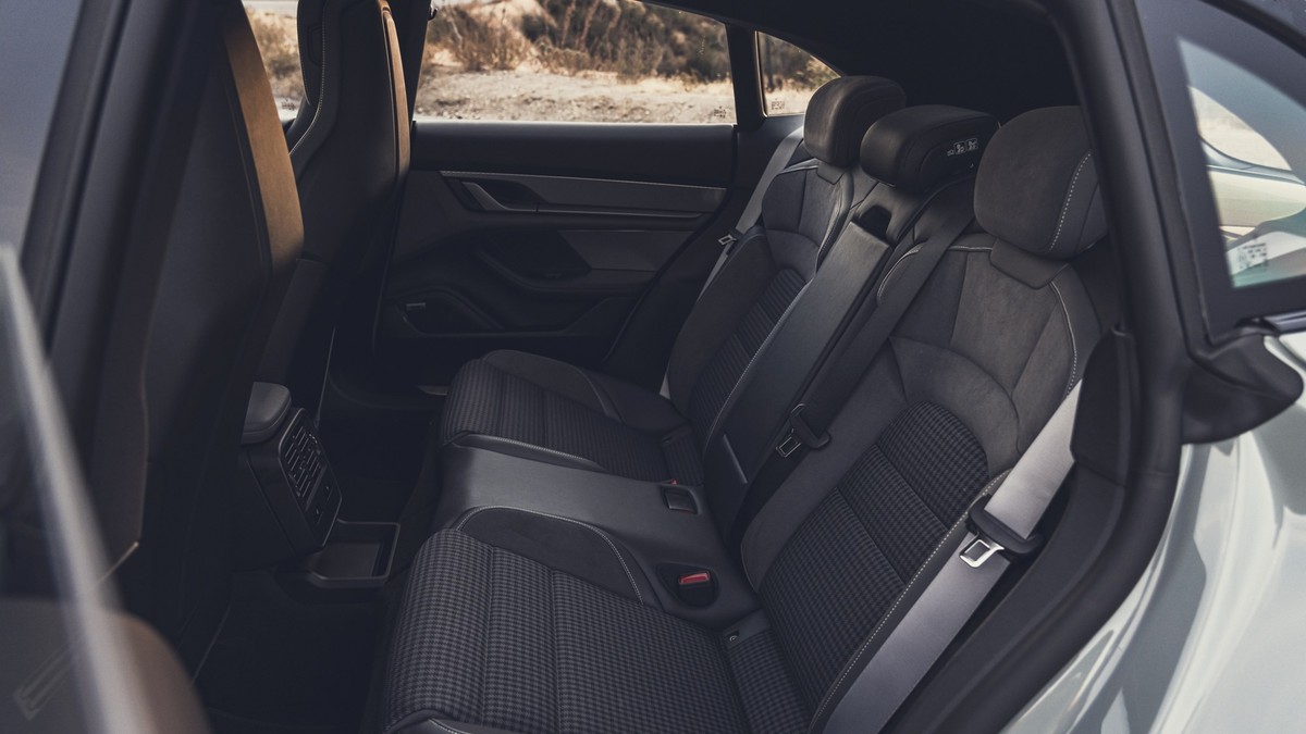 Porsche Taycan 4S Cross Turismo