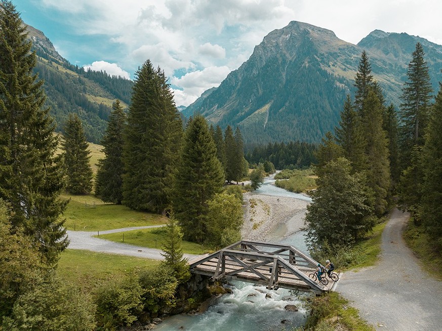 Rauszeit gemütliche Wanderungen in Täler Garfiun Klosters Davos Schweiz Wandern