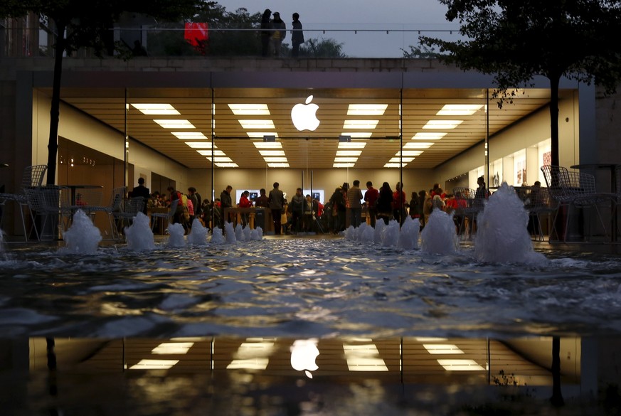 Apple Store im chinesischen Shenzhen: Der US-Konzern hat im Ausland über 200 Milliarden Dollar «parkiert».<br data-editable="remove">