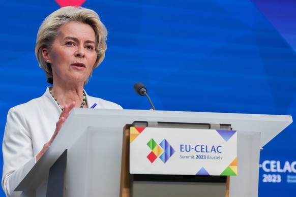 epa10754067 President of the European Commission Ursula von der Leyen speaks to the press after the EU-CELAC Summit of Heads of State and Government meeting in Brussels, Belgium, 18 July 2023. Leaders ...