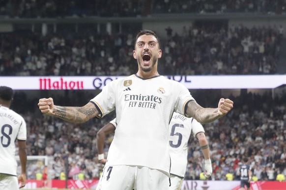 epaselect epa10867165 Real Madrid&#039;s striker Joselu celebrates after scoring the 2-1 goal during the Spanish LaLiga soccer match between Real Madrid and Real Sociedad, in Madrid, Spain, 17 Septemb ...