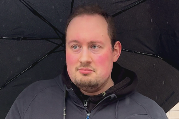 Dieser Mann aus Sonneberg, der anonym bleiben möchte, stammt aus einem christlichen Elternhaus, diese Werte sind ihm wichtig. Wen er bei der Bundestagswahl 2025 wählen wird, weiss er noch nicht.