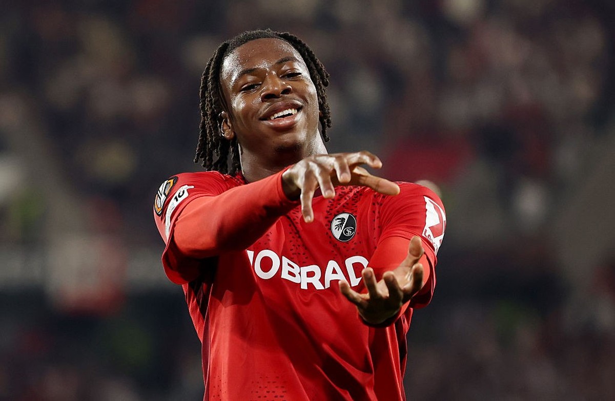 FREIBURG IM BREISGAU, GERMANY - MAY 07: Johan Manzambi of Sport-Club Freiburg celebrates scoring his team's second goal during the UEFA Europa League 2025/26 Semi-Final Second Leg match between S ...