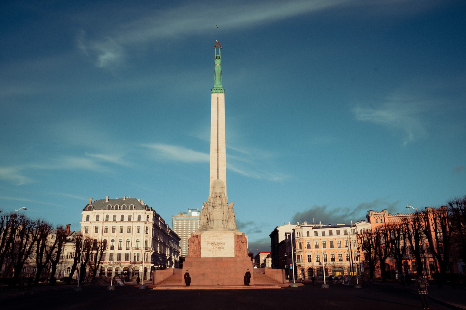 Das Freiheitsdenkmal im Zentrum Rigas steht für lettische Souveränität.