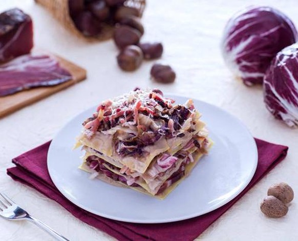 http://ricette.giallozafferano.it/Lasagne-con-radicchio-crema-di-castagne-e-speck.html lasagne kastanien radicchio speck