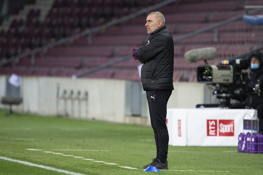 Eric Severac, coach of the Servette FC, looks, during the UEFA Women�s Champions League round of 32 first leg soccer match between Servette FC Chenois Feminin and Atletico Madrid, at the Stade de Gene ...