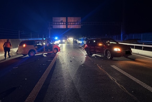 Altdorf: Verkehrsunfall auf der Autobahn A2 – acht Personen verletzt