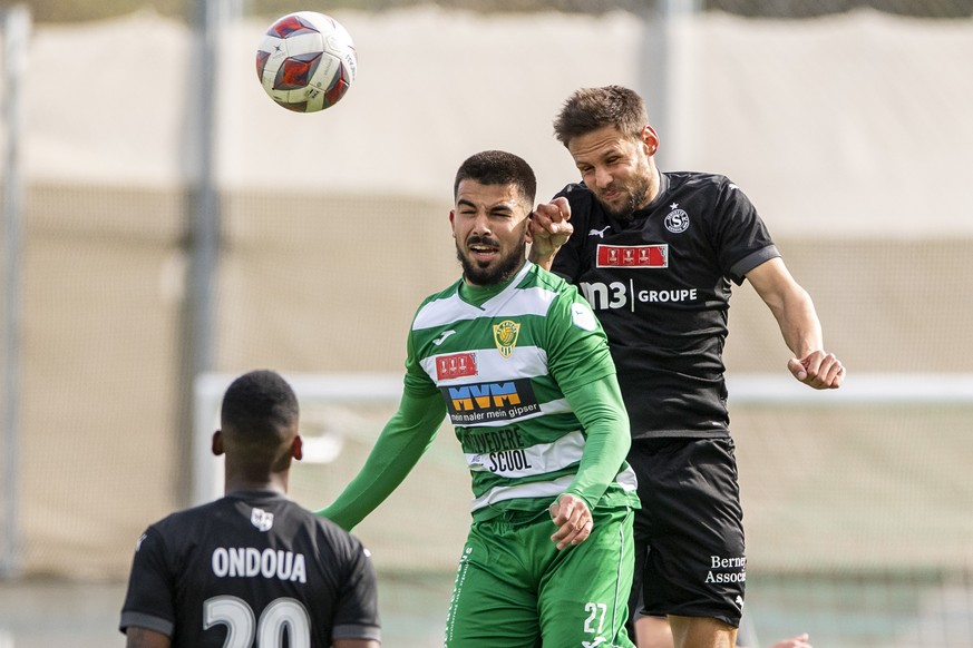 Oan Djorkaeff, mitte, von Kriens im Spiel gegen Vincent Sasso, rechts, von Servette beim Schweizer Fussball Cup 1/4 Final zwischen dem SC Kriens und dem Servette FC vom Mittwoch, 14. April 2021 in Kri ...