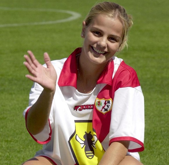 Die Brasilianerin Milene Domingues, Ex-Frau vom zurückgetretenen Altstar Ronaldo und&nbsp;Weltrekordhalterin im «Keepie-uppie», spielte von 2002-2004 in der Frauenmannschaft von Rayo Vallecano. Das Bi ...