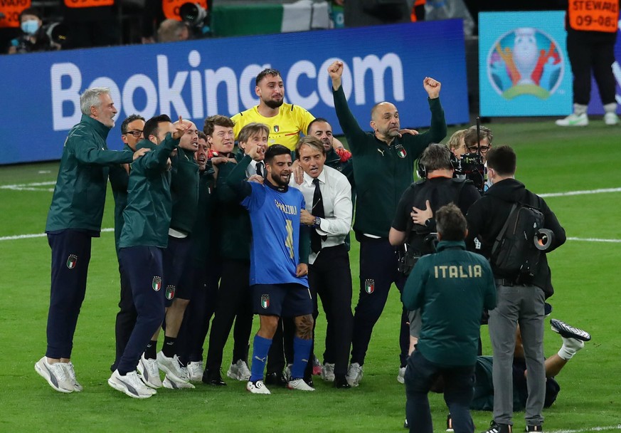 London, England, 6th July 2021. Leonardo Spinazzola of Italy is remembered by the staff and fellow players during the UEFA EURO, EM, Europameisterschaft,Fussball 2020 match at Wembley Stadium, London. ...