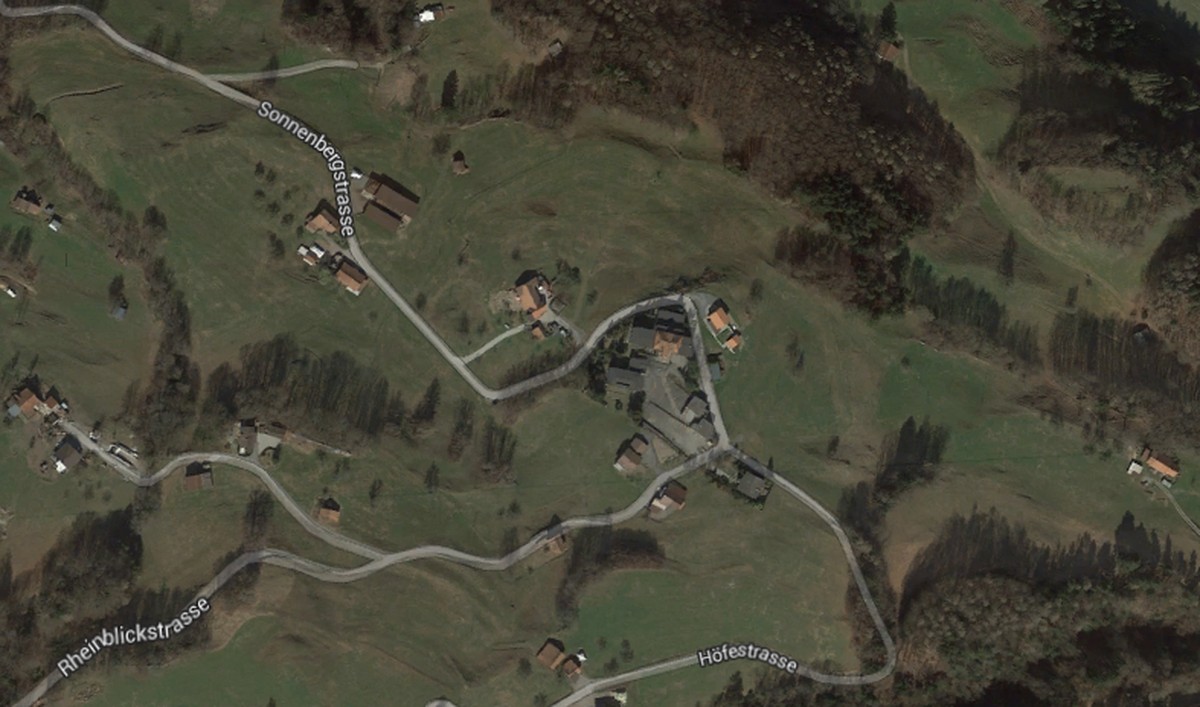 Sechs Parteien sind Anstösser (d. h. ihre Häuser sind weniger als 30 Meter vom Institut entfernt) und damit berechtigt, nach Eingang des Baugesuchs Einsprache dagegen zu erheben.