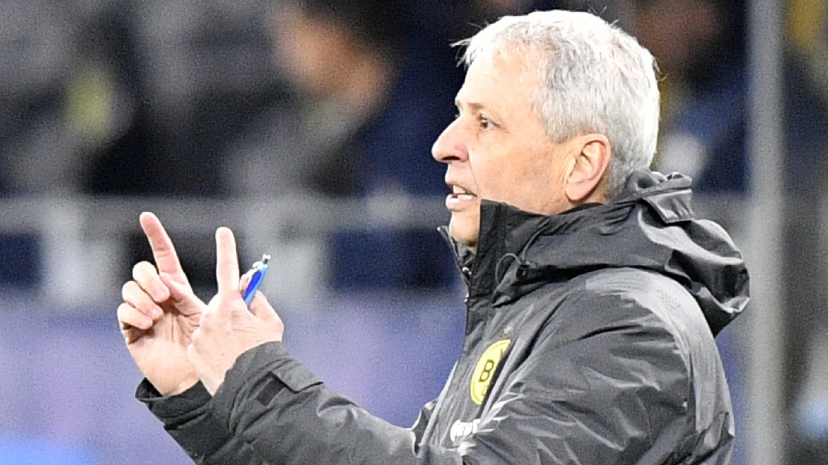 Dortmund's head coach Lucien Favre gives instructions from the side line during the Champions League, Group F, soccer match between Borussia Dortmund and Lazio at the Signal Iduna Park stadium in ...