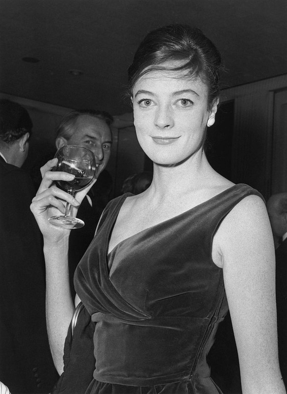 English actress Maggie Smith at the Evening Standard Theatre Awards, London, 25th January 1962. (Photo by Evening Standard/Hulton Archive/Getty Images)