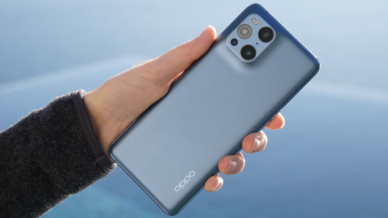 Das Oppo Find X3 Pro in Matt Blau kostet 1199 Franken.