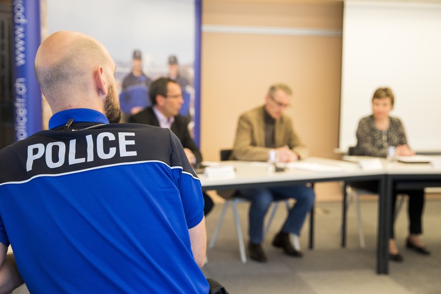 Gallus Risse, spokesman of the cantonal police of Fribourg, Jacques Meuwly, officer of the Criminal Investigation Department, and Danielle Gagnaux-Morel, Chancellor of Fribourg, from left, speak durin ...