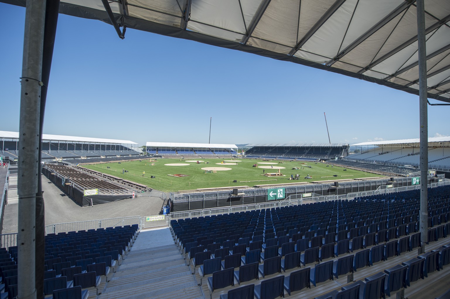 Die Schwingerarena ist bereit fuer den Grossanlass anlaesslich des Eidgenoessischen Schwing- und Aelplerfest (ESAF) in Estavayer, am Donnerstag, 25. August 2016. (KEYSTONE/Urs Flueeler)