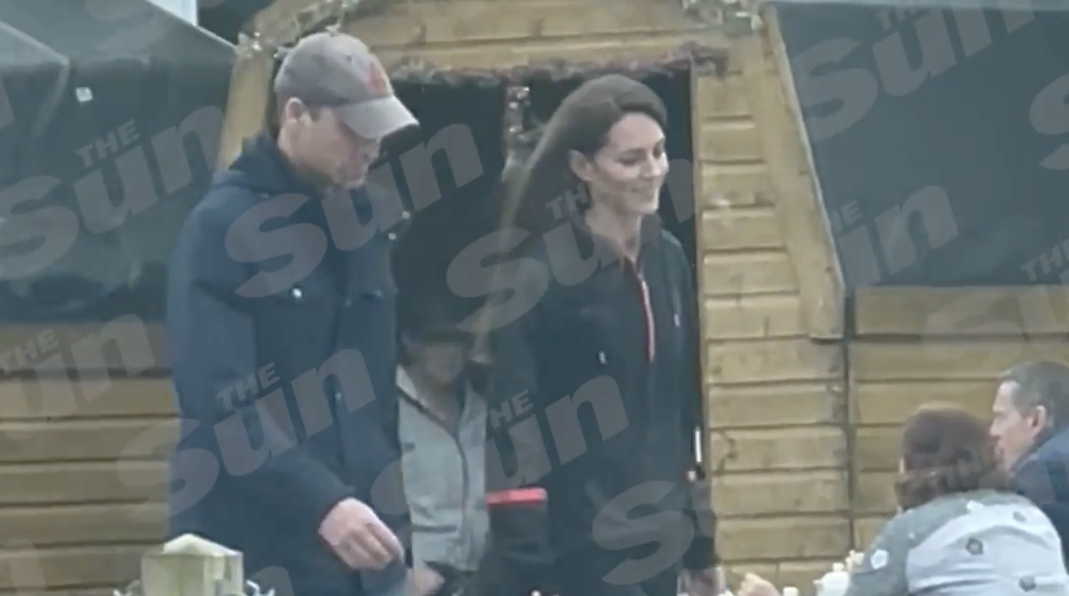 Les images sont apparues quelques heures seulement après que le Sun a révélé que Kate avait passé le samedi à faire du shopping à Windsor, et le dimanche matin à regarder ses enfants faire du sport.