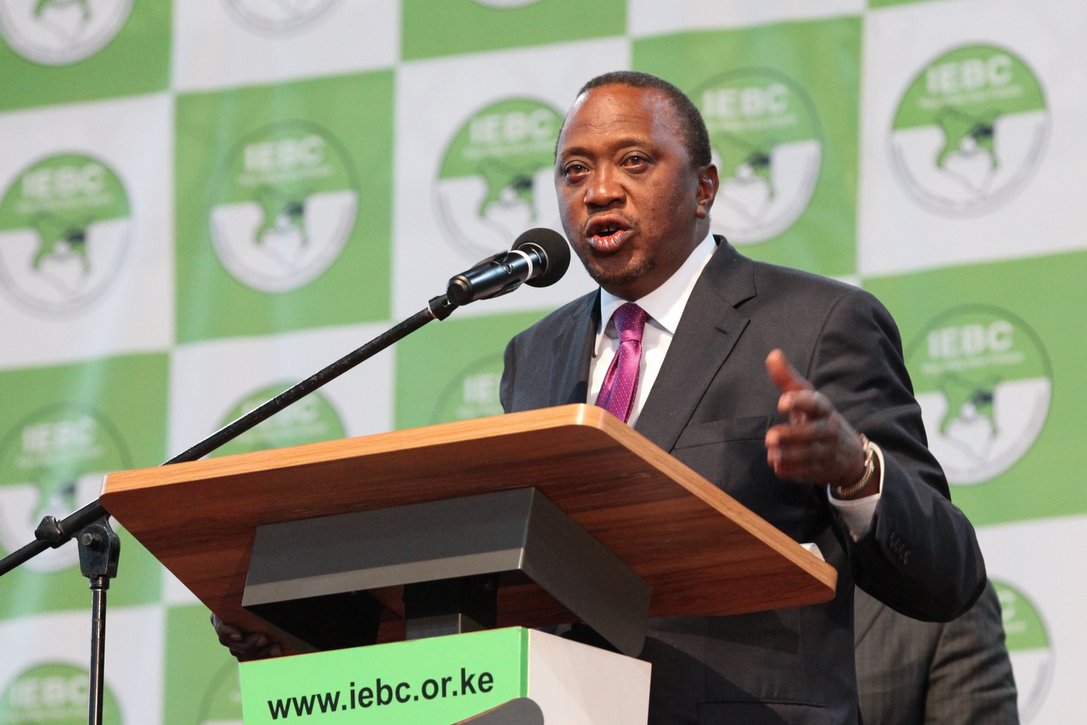 epa06138846 Incumbent President Uhuru Kenyatta delivers his victory speech after being announced as the winner of presidential election at the Bomas of Kenya in Nairobi, Kenya, 11 August 2017. Accordi ...