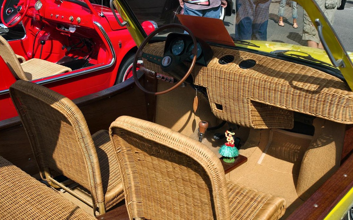 Fiat 850 Shellette special Michelotti auto beach car retro design 

https://commons.wikimedia.org/wiki/File:Michelotti_Shellette_i.jpg