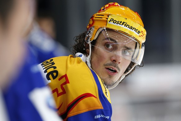 ZSC Lions Stuermer Roman Wick waehrend dem Eishockey-Meisterschaftsspiel der National League A zwischen den ZSC Lions und dem SC Bern am Montag, 24. Oktober 2016, im Hallenstadion in Zuerich. (PPR/Pat ...