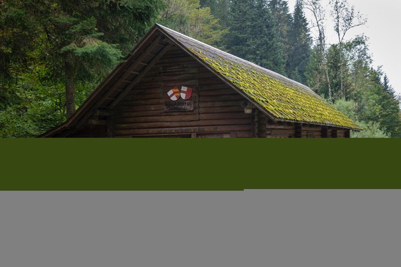 Im letzten Jahrhundert Schauplatz wilder Partys, heute verträumt und vergessen: Waldhütte der Burgergemeinde Sumiswald