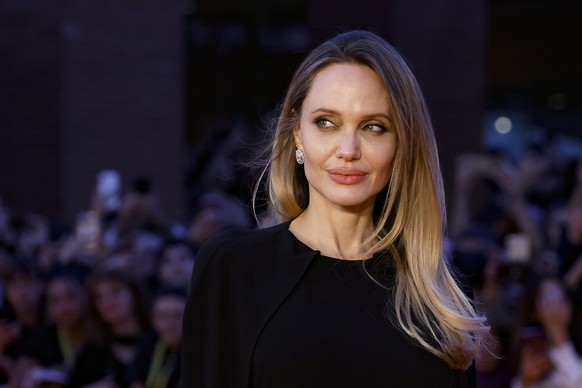 epaselect epa12462568 US actor Angelina Jolie arrives for the screening of the movie 'Couture' at the 20th annual Rome Film Fest, in Rome, Italy, 18 October 2025. The Festa del Cinema di Rom ...