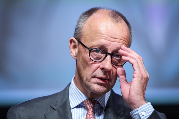 30.09.2023, Sachsen-Anhalt, Magdeburg: Friedrich Merz, CDU-Bundesvorsitzender, spricht auf dem CDU-Landesparteitag Sachsen-Anhalts. Die sachsen-anhaltische CDU will auf einem Landesparteitag einen neu ...