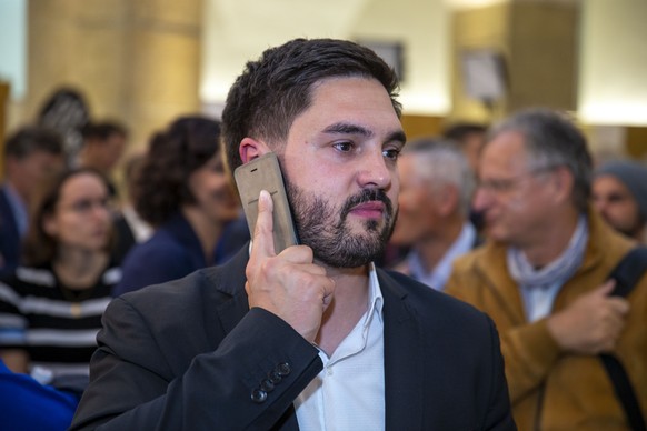 ARCHIVBILD ZUR MELDUNG, DASS CEDRIC WERMUTH IM 2. STAENDERATSWAHLGANG NICHT MEHR ANTRETEN WIRD --- Cedric Wermuth, SP Nationalrat, im Wahlzentrum des Kanton Aargau am Sonntag, 20. Oktober 2019, in Aar ...