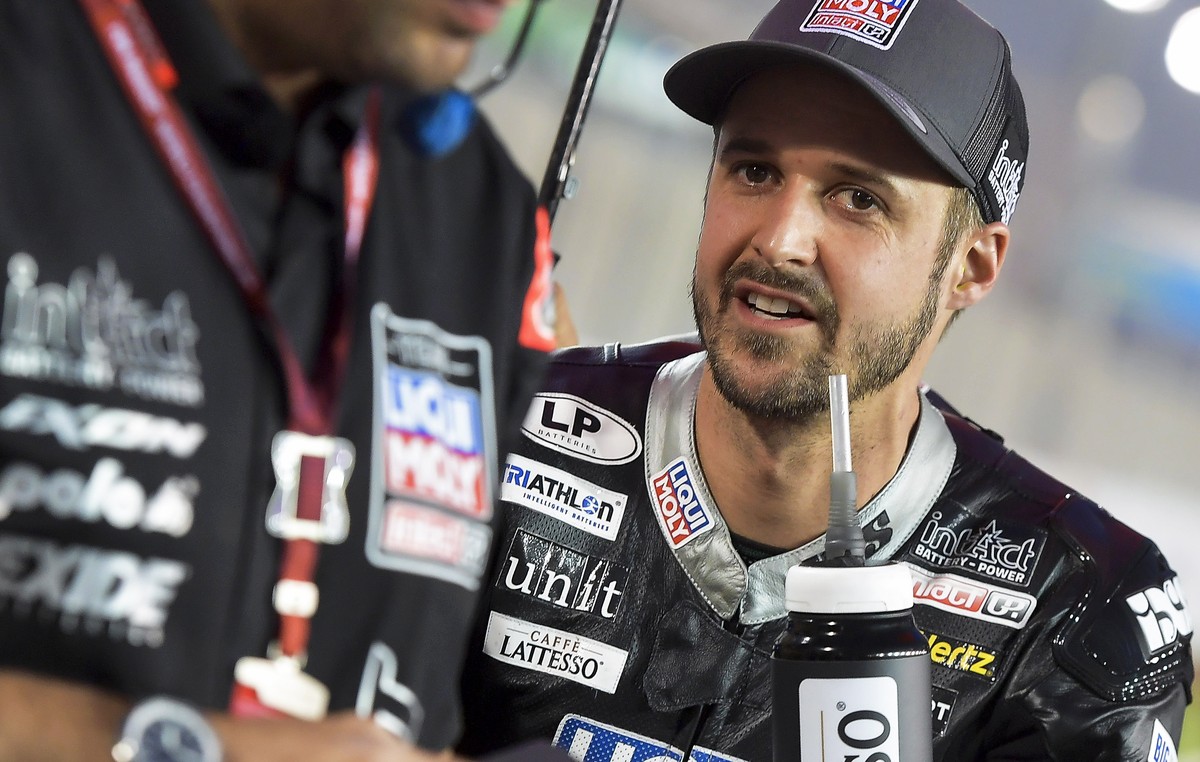 epa08279058 Swiss Moto2 rider Thomas Luthi of the Liqui Moly Intact GP team prior to the Moto2 race at the Motorcycling Grand Prix of Qatar at Losail International Circuit in Doha, Qatar, 08 March 202 ...