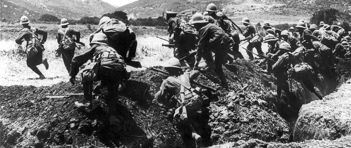 Soldaten der&nbsp;British Royal Naval Division bei einem Angriff.&nbsp;