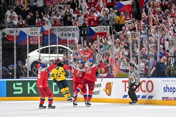PRAGUE, CZECH REPUBLIC - MAY 25: Czechia celebrate a goal during the 2024 IIHF Ice hockey, Eishockey World Championship, WM, Weltmeisterschaft Czechia Semifinal match between Sweden and Czech Republic ...
