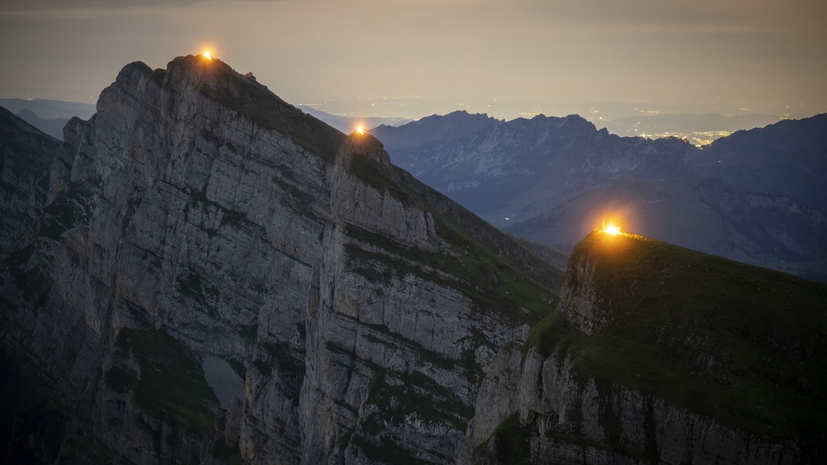 Die-H-henfeuer-auf-den-Churfirsten-brennen-am-1-August-nicht