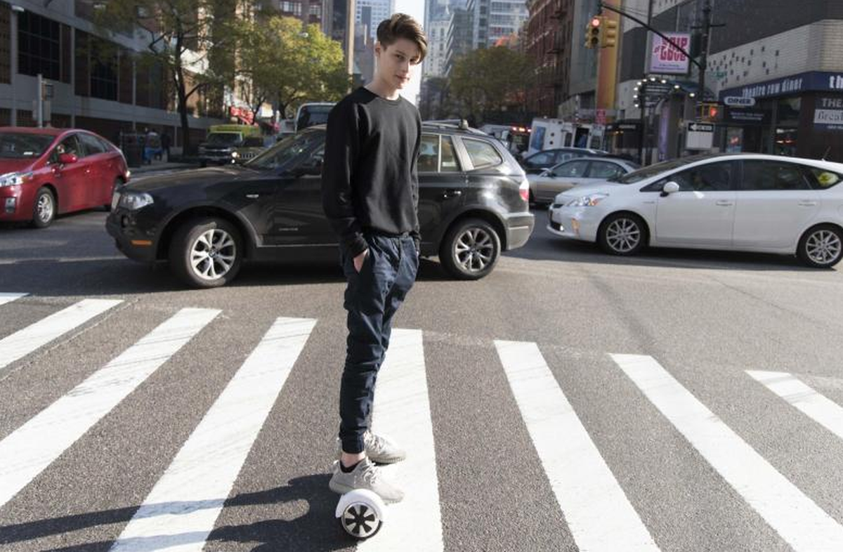 Der 16-jährige Australier Ben Pasternak&nbsp;hat die Schule abgebrochen, sein Elternhaus verlassen und ist auf eigene Faust in die USA ausgewandert. In Manhattan logiert er in einem&nbsp;1-Bedroom-Apa ...