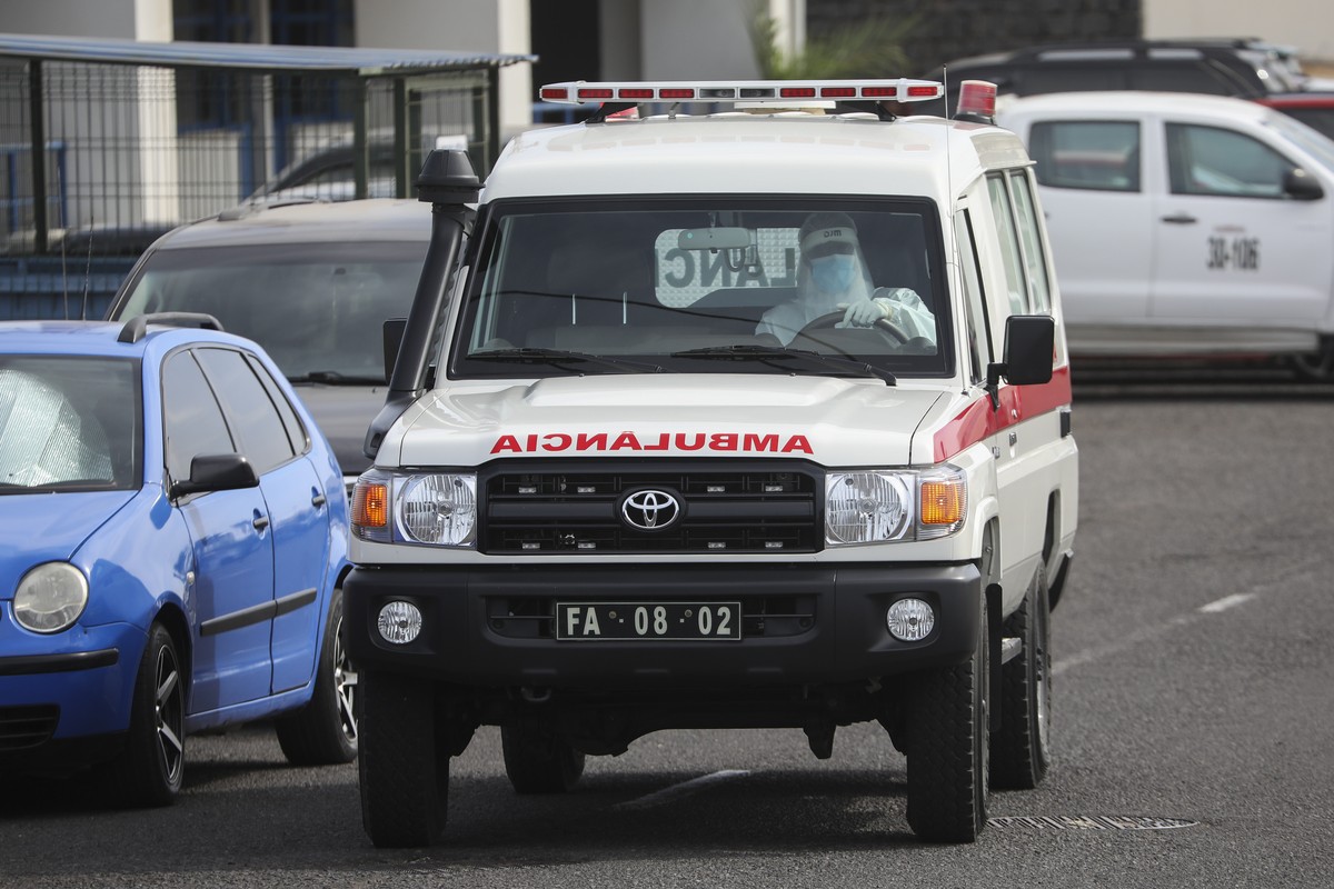 epa12936037 An ambulance carrying one of the three passengers suspected of having hantavirus on the Dutch cruise ship MV Hondius, drives from the port in Praia, Cape Verde, 06 May 2026, on its way to  ...
