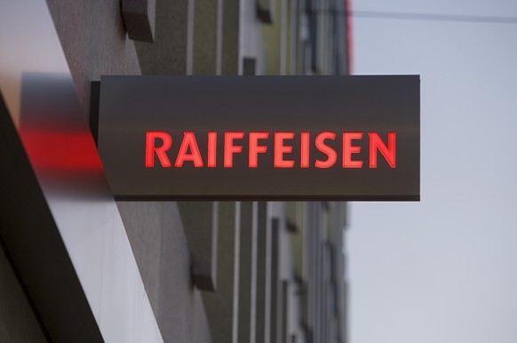 ZUR MELDUNG, DASS DIE BANKGRUPPE RAIFFEISEN IM ERSTEN HALBJAHR 2016 WENIGER GEWINN ALS IM VORJAHRESZEITRAUM EINGEFAHREN HAT (RUECKGANG VON 7.1 PROZENT), STELLEN WIR IHNEN AM MITTWOCH 10. AUGUST 2016 F ...