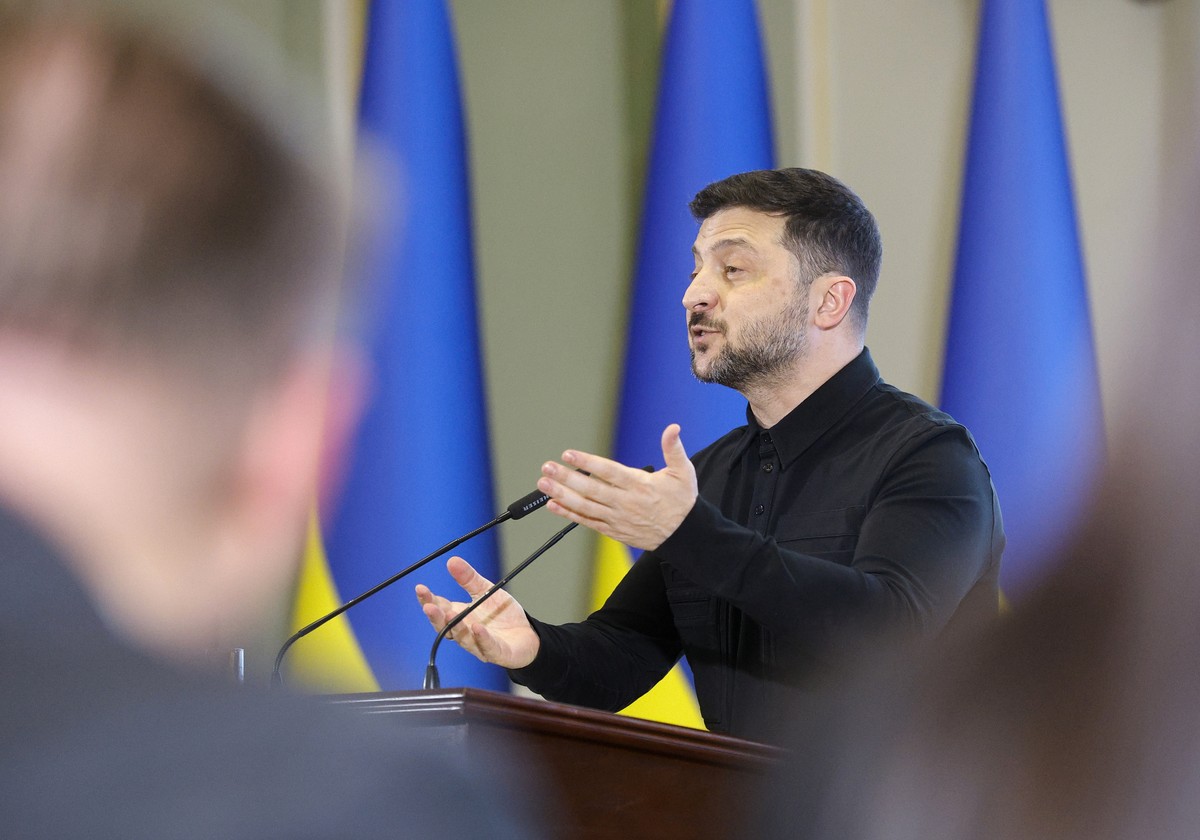 epa12608979 Ukrainian President Volodymyr Zelensky addresses a press conference on the occasion of Diplomatic Service Day in Kyiv, Ukraine, 22 December 2025, amid the Russian invasion. During the brie ...