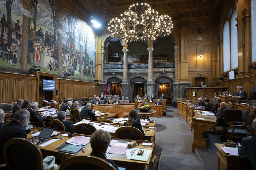 Parlamentarier debattieren waehrend der Herbstsession der Eidgenoessischen Raete, am Mittwoch, 28. September 2022 im Staenderat in Bern. (KEYSTONE/Anthony Anex)