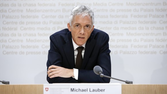 ARCHIV ZUR AUFHEBUNG DER IMMUNITAET VON BUNDESANWALT LAUBER, AM MONTAG, 24. AUGUST 2020 - Swiss Federal Attorney Michael Lauber speaks during a media conference at the Media Centre of the Federal Parl ...