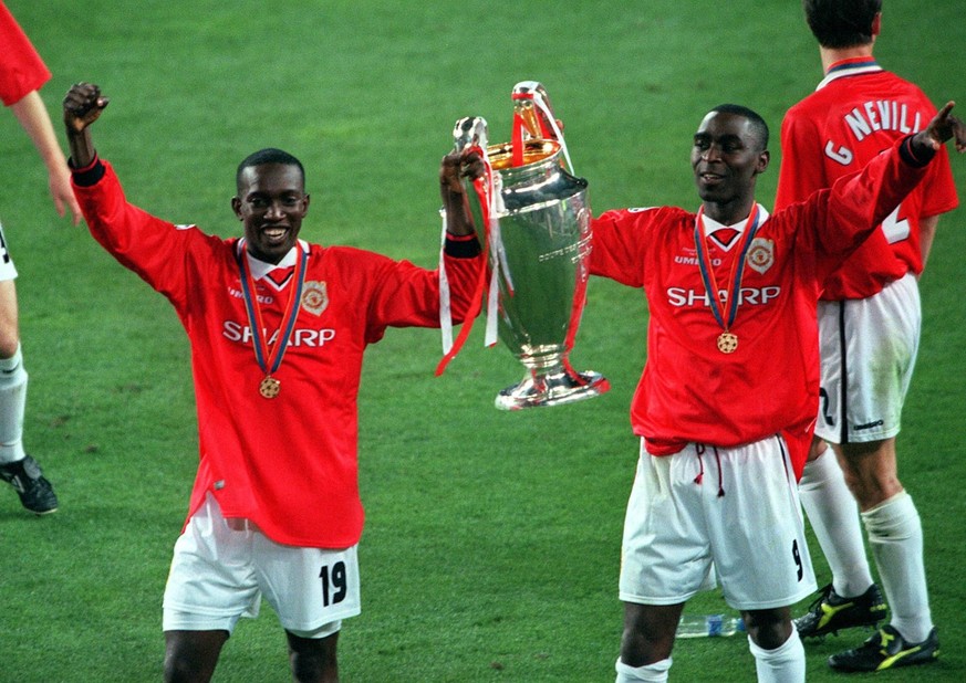 Bildnummer: 09291425 Datum: 26.05.1999 Copyright: imago/Colorsport
Andy Cole (Manchester) and Dwight Yorke with the Champions League Trophy. Manchester United 2:1 Bayern Munich, Champions League Cup  ...