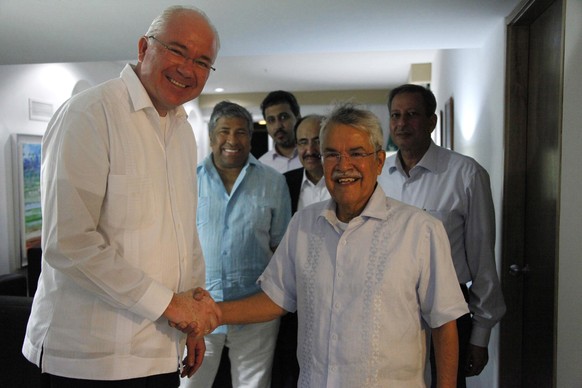 Der venezolanische Aussenminister Rafael Ramirez trifft den saudischen Ölminister Ali al-Naimi.